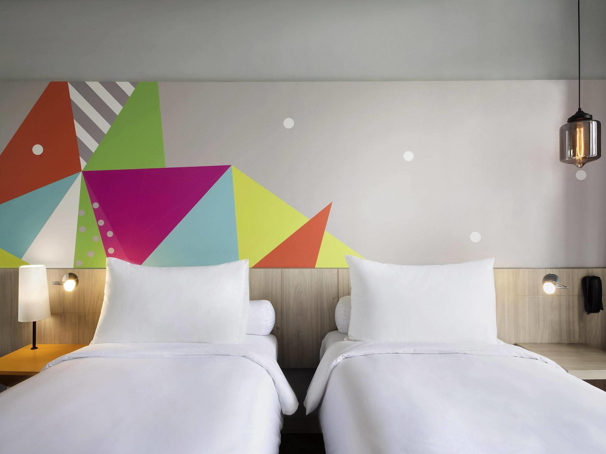 Ibis Styles Jakarta Sunter Exterior foto